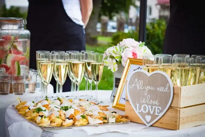 10 Things To Consider Before Booking Wedding Catering