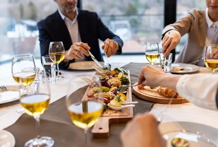 Why Business Networking Lunches Are Becoming More Popular