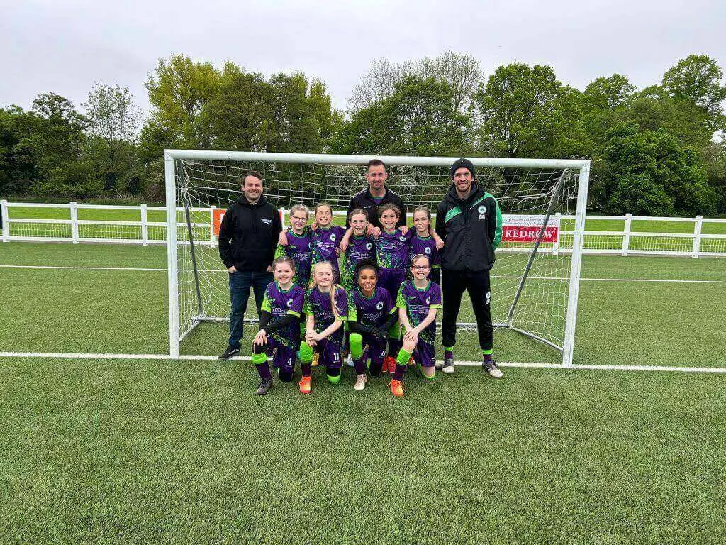 woodland girls under 10s team photo with sadlergates catering